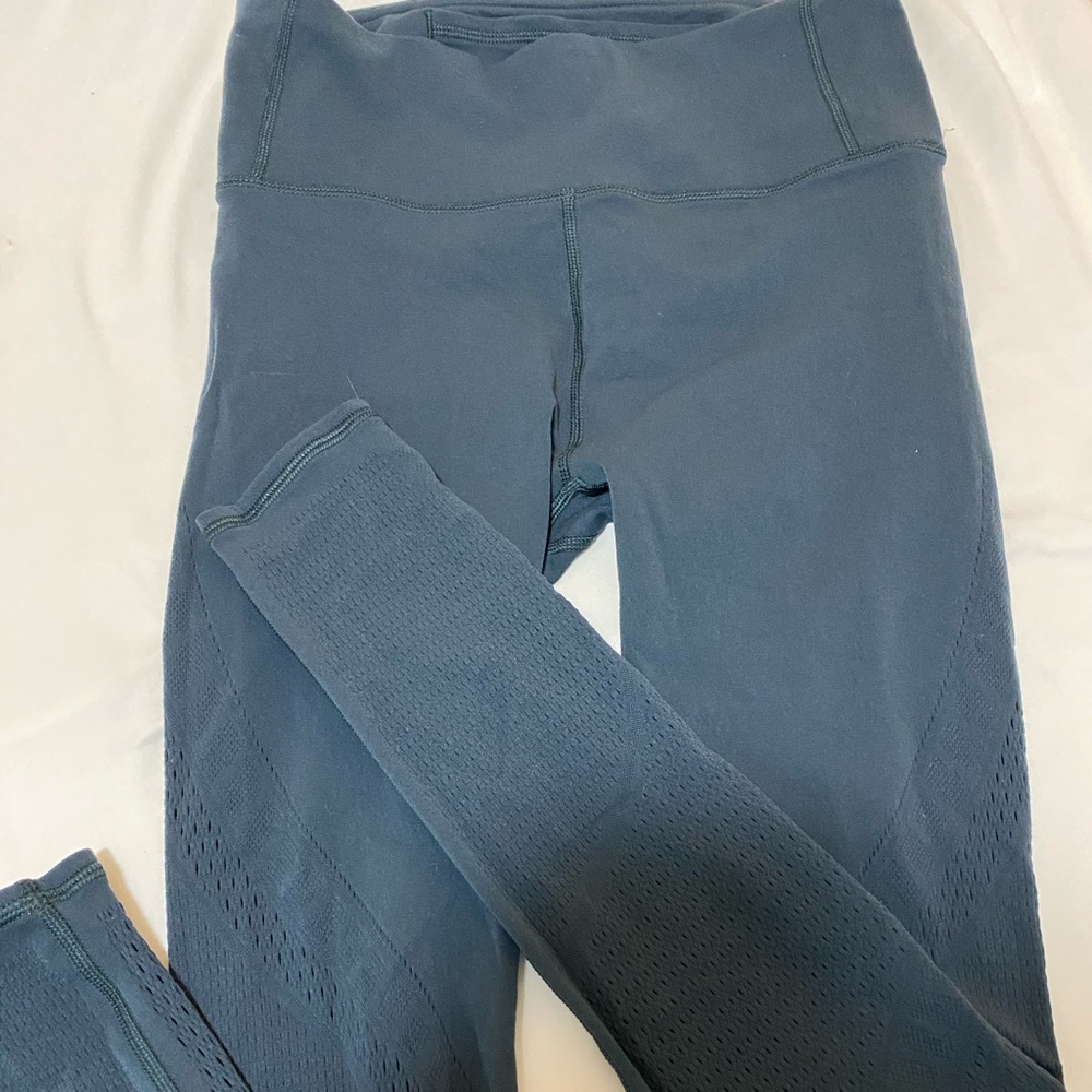 Lululemon “Reveal Tights” Leggings w/ Hole design